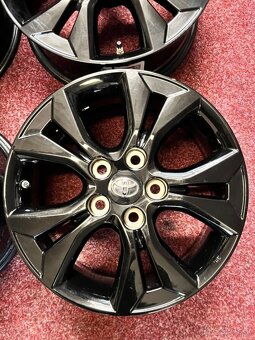 5x114,3 R16 Originál Alu Toyota Yaris CROSS 2022 + senzory - 2