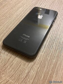 iPhone 8 / 256GB škrabance na displeji - 2