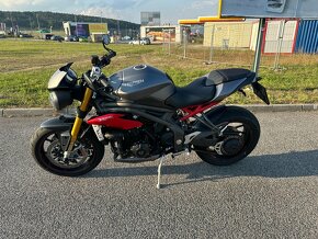 Triumph Speed Triple 1050 R - 2