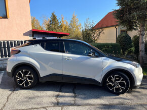 Toyota CHR 1,8 Hybrid E-cvt automat - 2