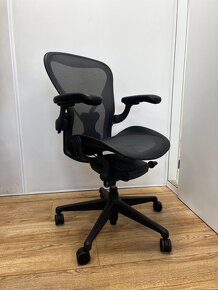 Herman Miller Aeron Remastered Full Option Posturefit - 2