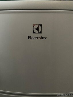 Predám chladničku s mrazničkou Electrolux - 2