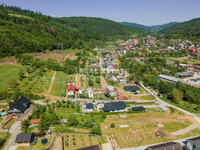 POZEMOK S PEKNÝM VÝHĽADOM PRE RD - 2