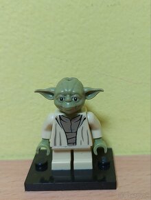 Predám LEGO figúrku Yoda. - 2