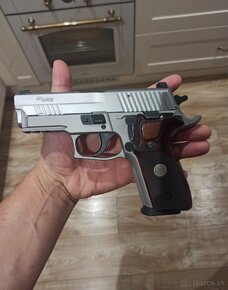 Sig Sauer P229 Elite Steinless - 2