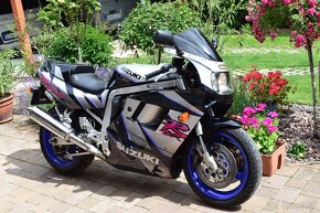 SUZUKI GSXR 1100 - 2