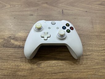 Ovládač na Xbox One - 2