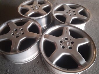 Mercedes CL Klasse W215 R19 AMG
5x112 - 2