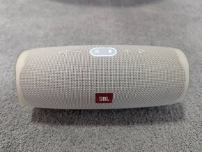 JBL Charge 4 biely - 2