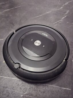 Robotický vysavač iRobot roomba e5 - 2