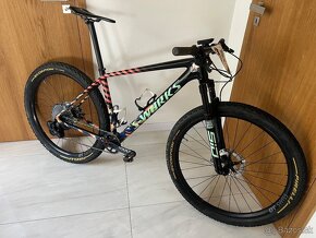 Predám S-WORKS EPIC HT, KARBON KOLESA, 8.9KG, TOP stav - 2