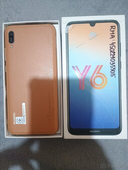 Nefunkčný Huawei Y6 - 2