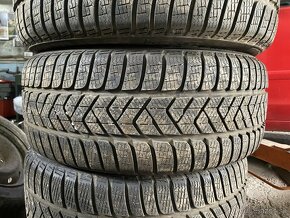 225/45R18 - 2