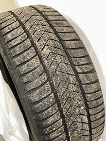 Pirelli Sottozero 3 255/40 r20 - 2