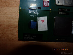 intel procesory 90r za 10e kus. - 2