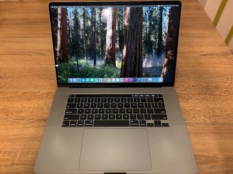 Apple MacBook Pro 16" - 2