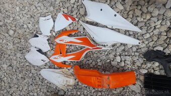 KTM plasty 150eur/sada - 2