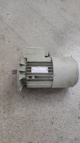 Elektromotor s brzdou - 2