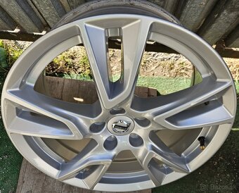 Atraktívn, nové disky VOLVO - 5x108 R18 - 2