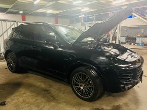 Porsche Cayenne II Platinum Edition Facelift 3.0 havarované - 2