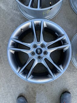 5x108 R19 alu disky Ford - 2