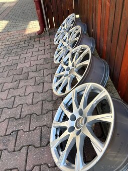 Audi A4 B9 originál alu disky 7,5 R17 5x112 ET38 - 2