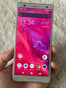 Sony Xperia XZ2 / 64GB - 2