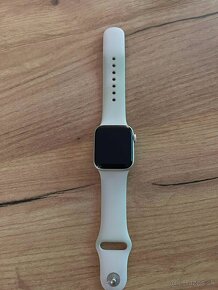 Chytré hodinky Apple Watch SE 2022 GPS 40mm - 2