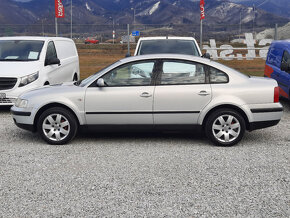 Volkswagen Passat 1.6 - 2