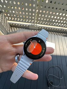 Samsung Galaxy Watch 7 - strieborne - 44 mm - nové - 2