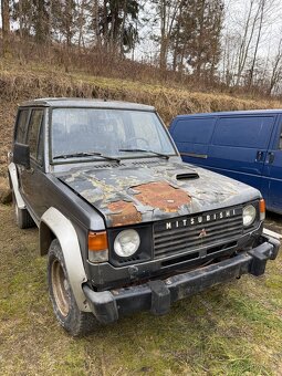 Mitsubishi Pajero - 2