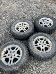 235/70 r16 - 2