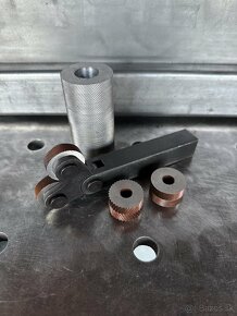 Krížový Vrúbkovač / knurling tool - 2