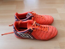 Halovky UMBRO - 2