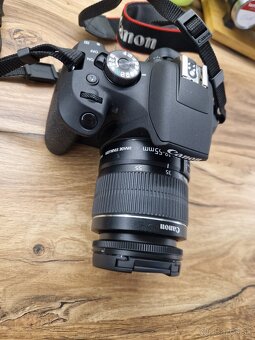 Canon EOS 2000D - 2