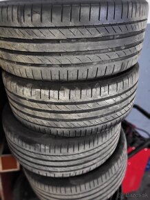 235/45 R18 - 2