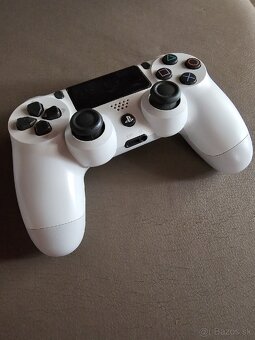 PS4 ovládač - 2