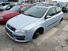 Lacno rozpredám Fiat Stilo 3dv 5dv na náhradné diely - 2