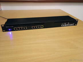 Predám Mikrotik RB2011iL-RM(router) - 2