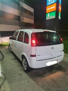 Predam opel meriva 1.4 16v benzín kw 66 r.v 2008 - 2