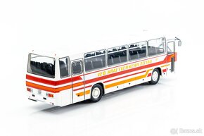 Ikarus 256, bielo/červený, "Kraftverkehr Zittau",mierka 1:43 - 2