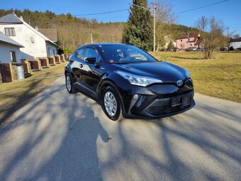 Toyota C-HR 1.8 Hybrid E-CVT rok 2021 - 2