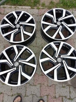 Predám VW Polo GTI 18"5x100 škoda originálne hliníkové disk - 2