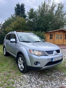 Mitsubishi outlander 4x4 SUV - 2