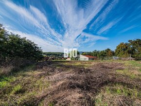 MALÝ LAPÁŠ-STAVEBNÝ POZEMOK 988m2 - 2