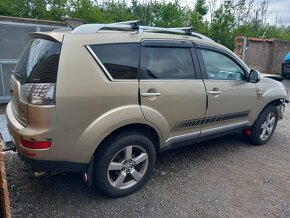 Mitsubishi Outlander II 2,2 DID, 115kW, man., 2010, na ND - 2