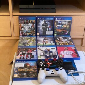 PlayStation 4 + 2 ovládače + 10 hier - 2