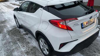 Predám toyota C-HR 1,8 hybrid - 2