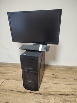 8 jadrovy intel i9, 32gb ram, SSD, Monitor - 2