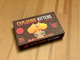 Predám kartovú hru Exploding Kittens Party Pack - 2